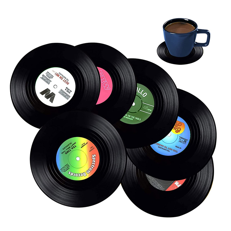 12 retro vintažinių vinilinių plokštelių padėkliukų gėrimams rinkinys